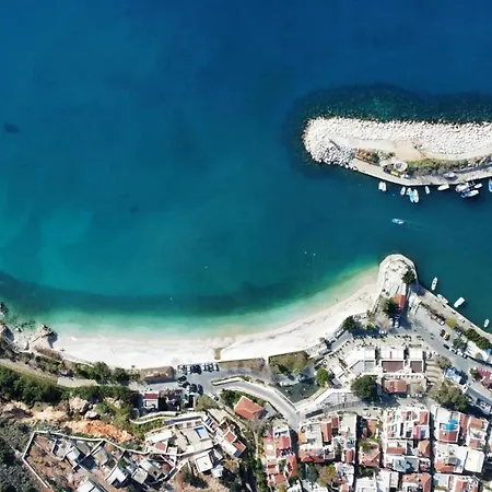 Chateau - Sea View And Turkish Bath 4*